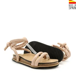 Sandalias atadas tubo nude