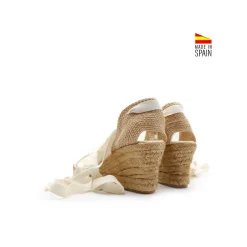 Sandalias tiras blanca con cuña yute