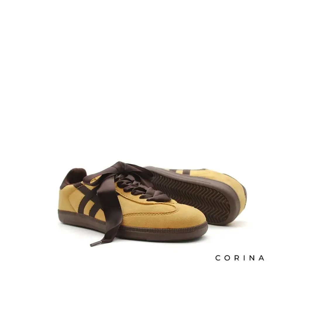 Sneaker mostaza lazo raso