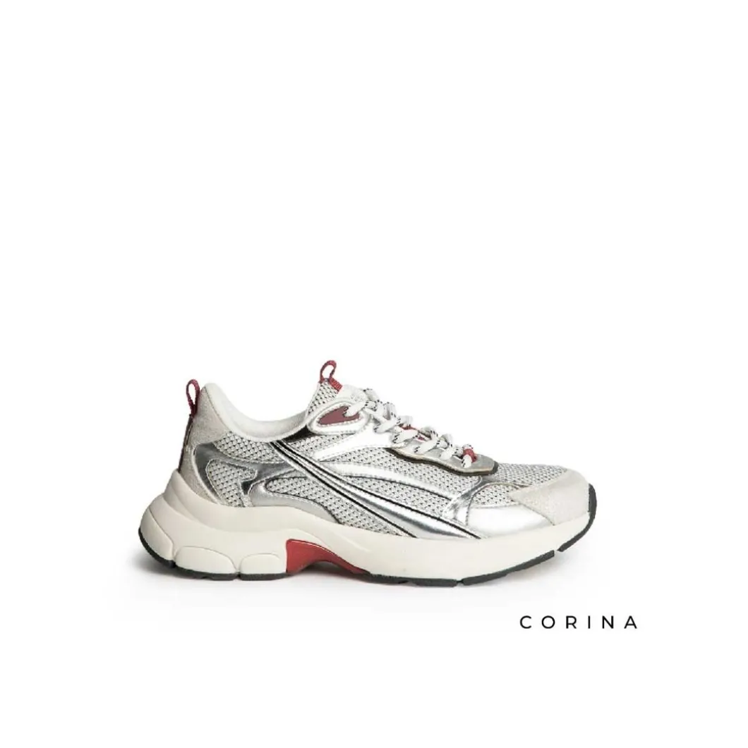 Sneaker plateada estilo chunky
