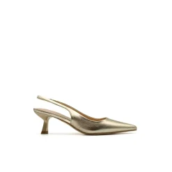 Stiletto dorado con tacón fino medio