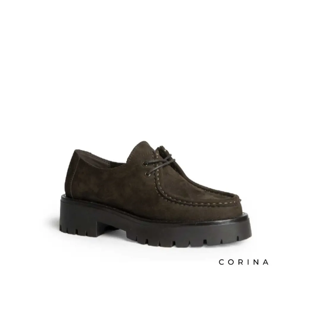 Wallabee marrón con plataforma
