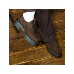 Wallabee marrón con plataforma