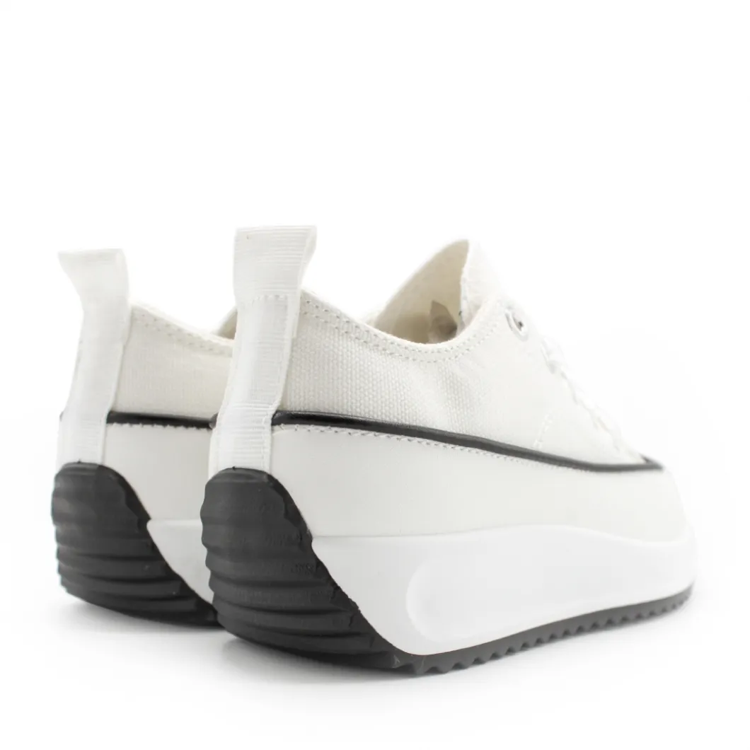 Zapatilla blanca hike plataforma
