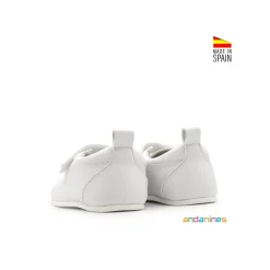 Zapatilla blanca vegana respetuosa