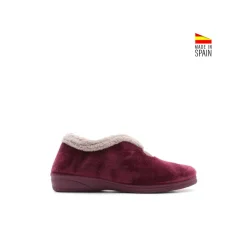 Zapatilla casa burdeos con cuña de pelo