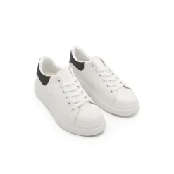 Zapatilla con plataforma en blanco y negro