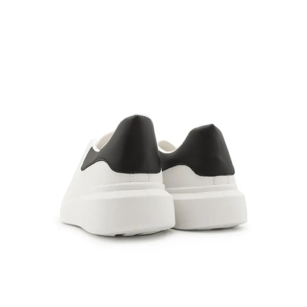 Zapatilla con plataforma en blanco y negro