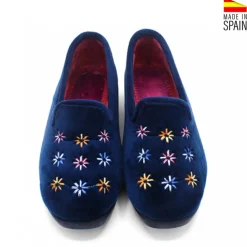 Zapatilla de casa cerrada con cuña azul marino