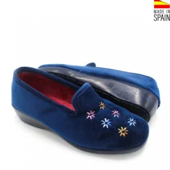 Zapatilla de casa cerrada con cuña azul marino