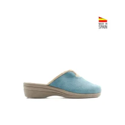 Zapatilla de casa cuña celeste destalonada