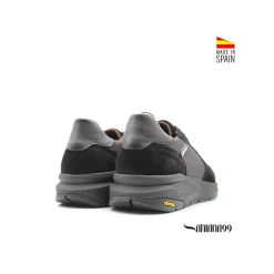 Zapatilla negra Santana99 + Vibram