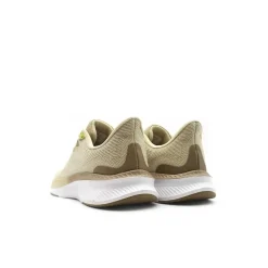 Zapatilla running beige doble memory
