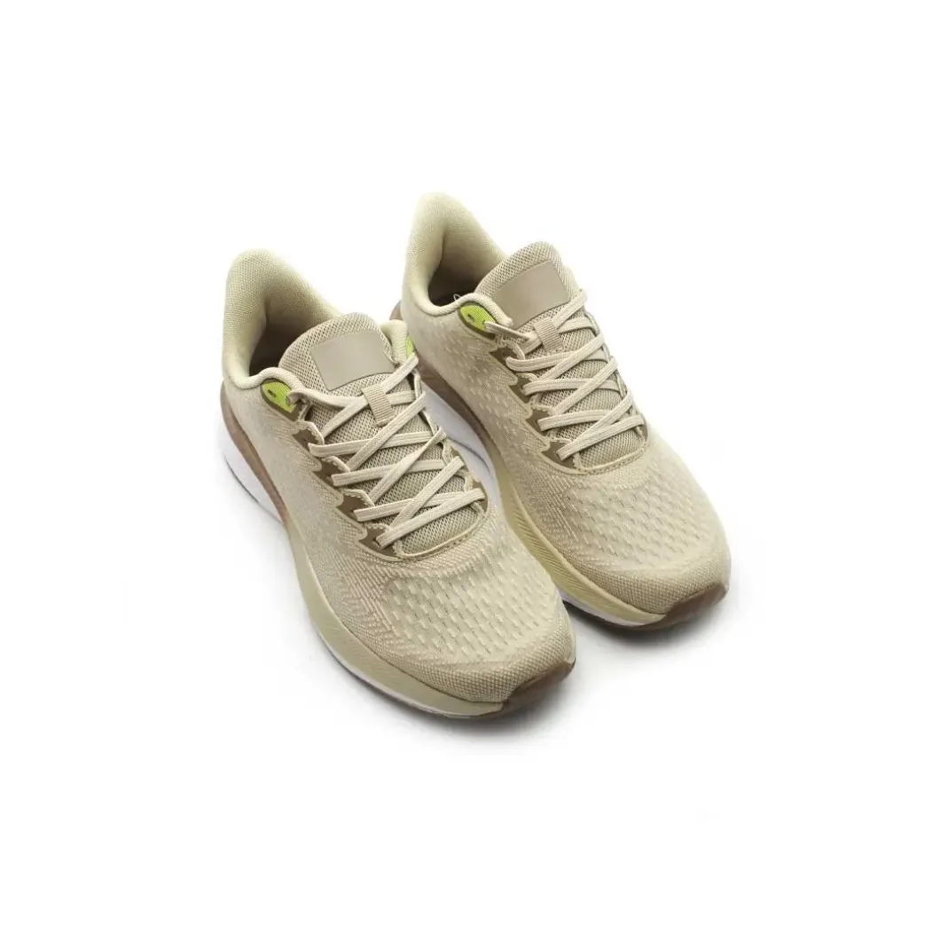 Zapatilla running beige doble memory