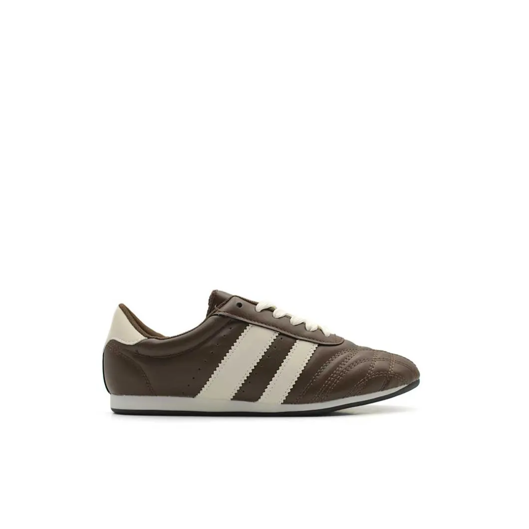 Zapatilla soccer marrón
