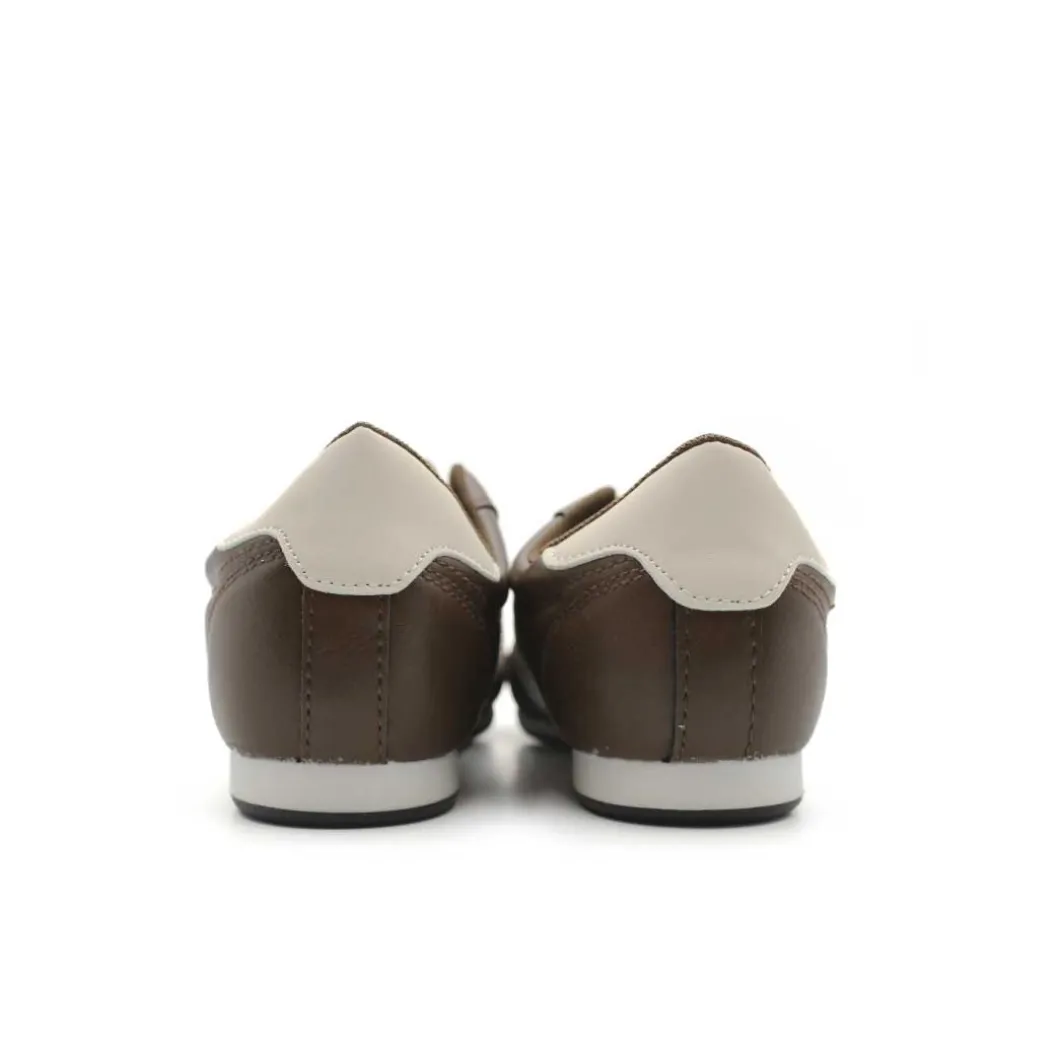 Zapatilla soccer marrón