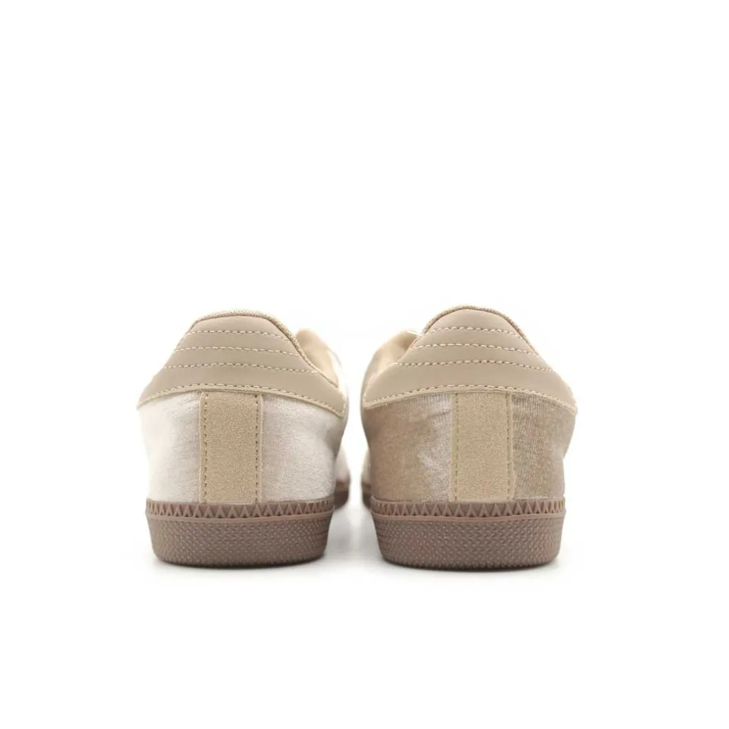Zapatilla terciopelo beige tipo bamba