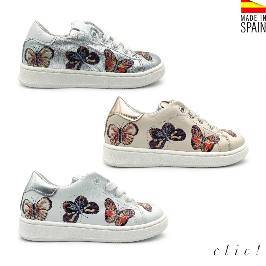 Zapatillas con mariposas y cordones