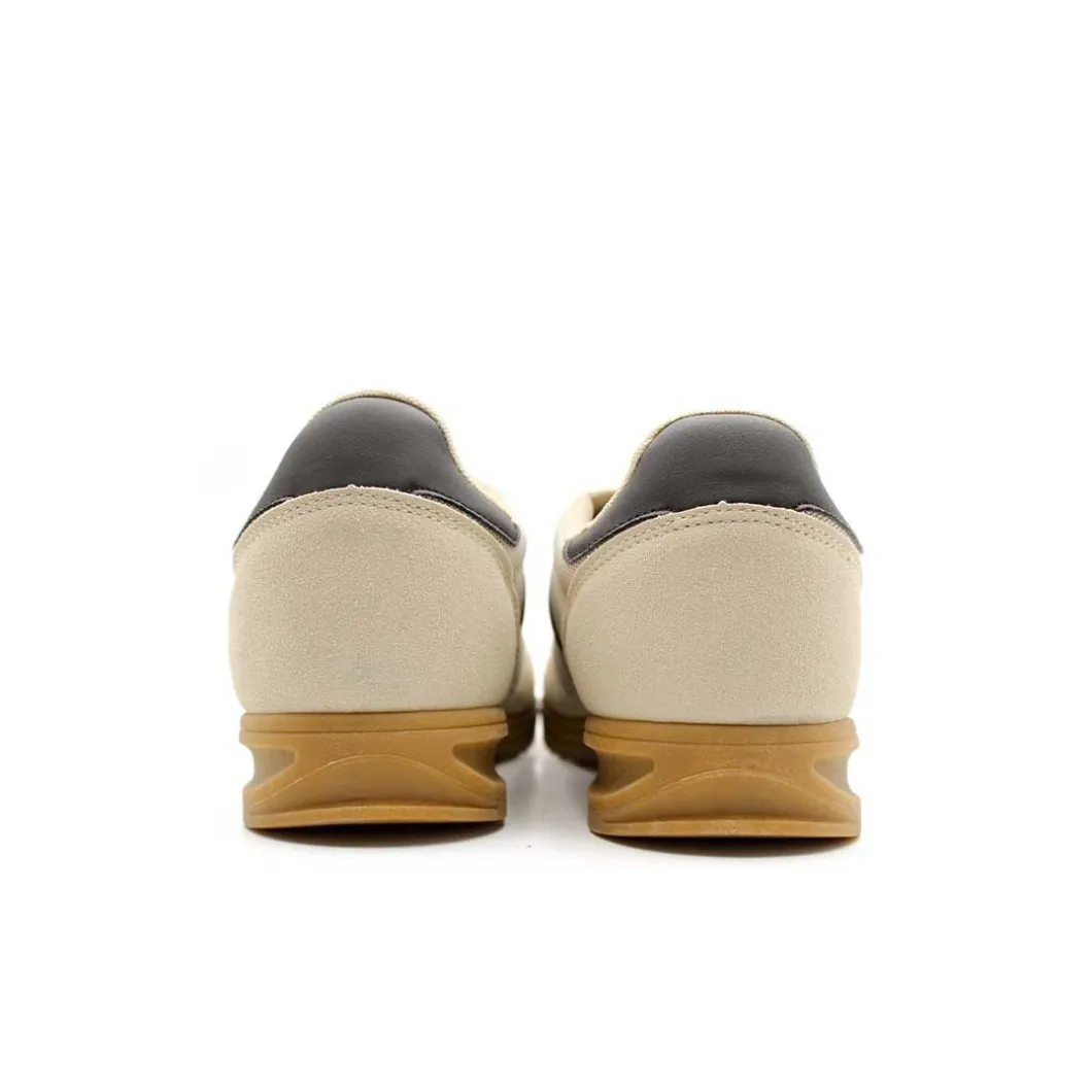 Zapatillas sneakers beige rayas laterales