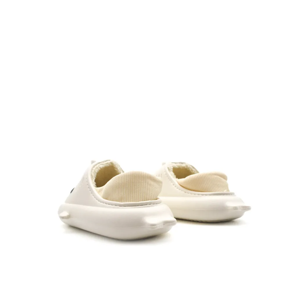 Zapatillas tiburón beige