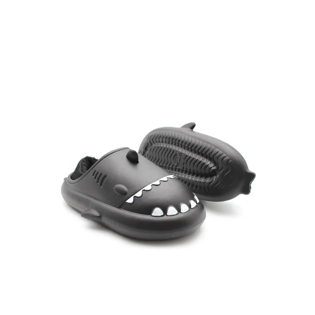 Zapatillas tiburón negras