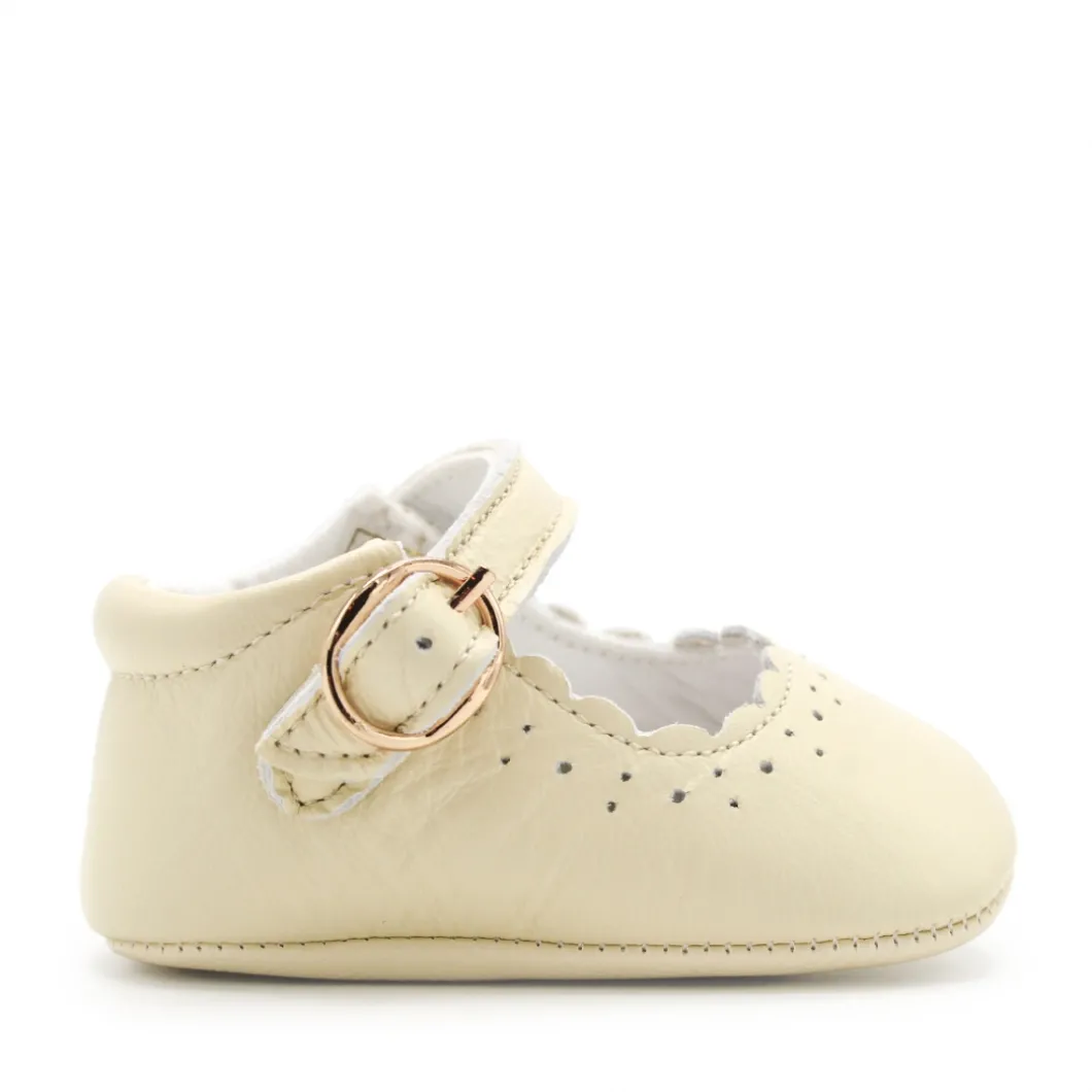 Zapato beige bebe sin suela