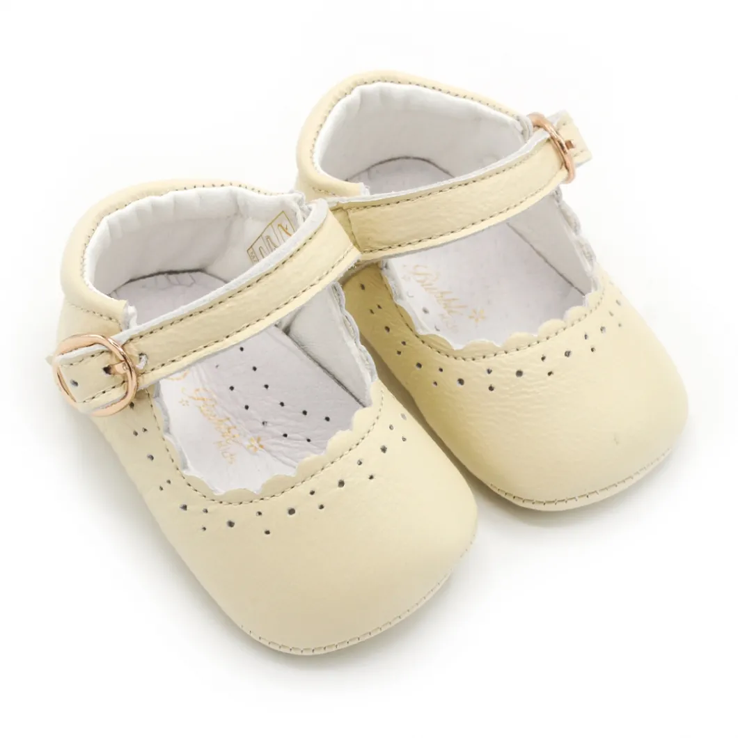 Zapato beige bebe sin suela