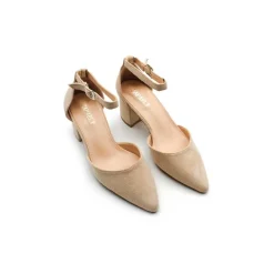 Zapato beige cómodo tacon medio