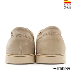 Zapato beige con cordones de piel nobuck