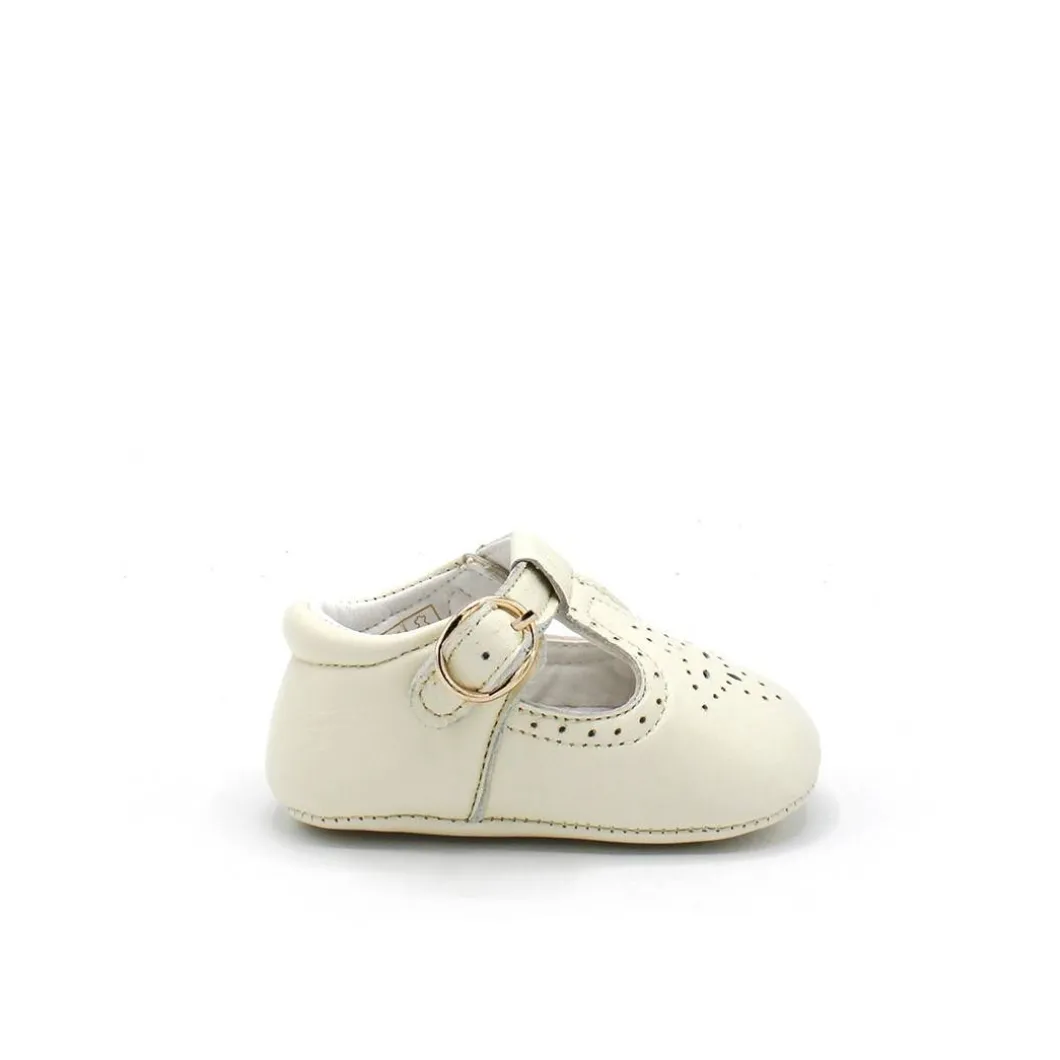 Zapato beige sin suela pepito A2945