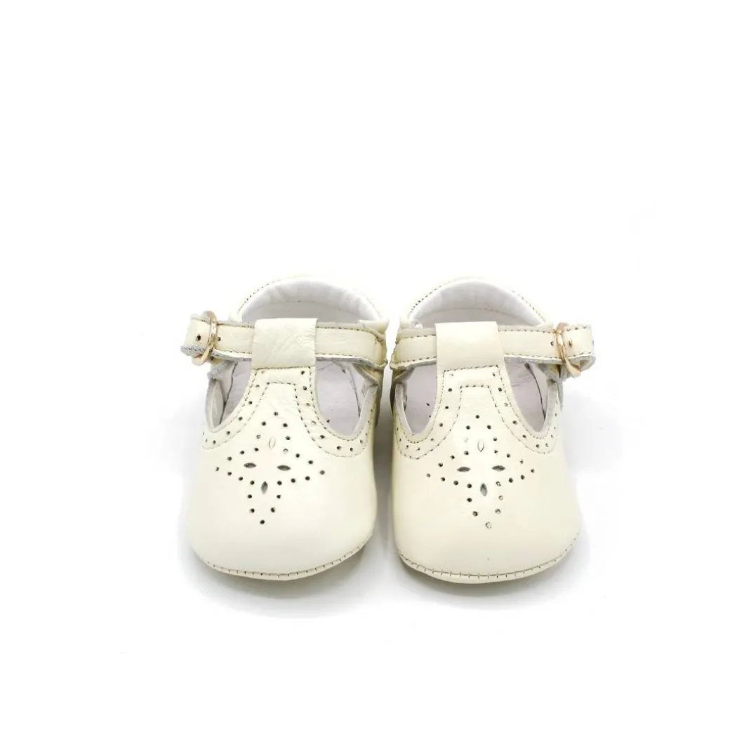 Zapato beige sin suela pepito A2945