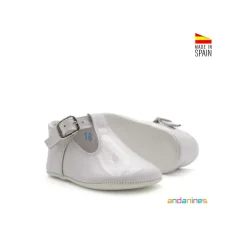 Zapato blanco estilo pepito charol