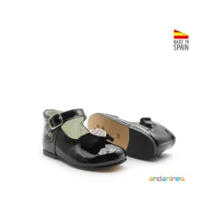 Zapato charol negro corazón