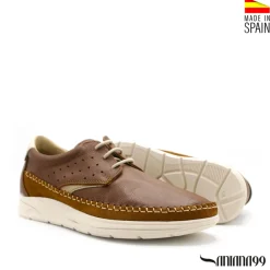 Zapato con cordones de piel marrón