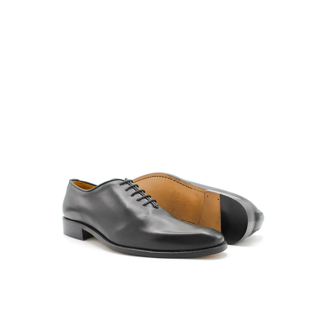 Zapato de piel negro tipo oxford