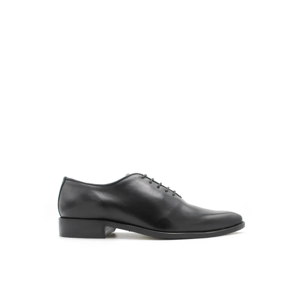 Zapato de piel negro tipo oxford