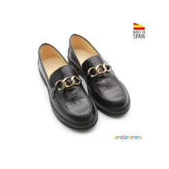 Zapato mocasin negro cadena dorada