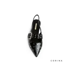 Zapato negro tachuelas con tacón bajo