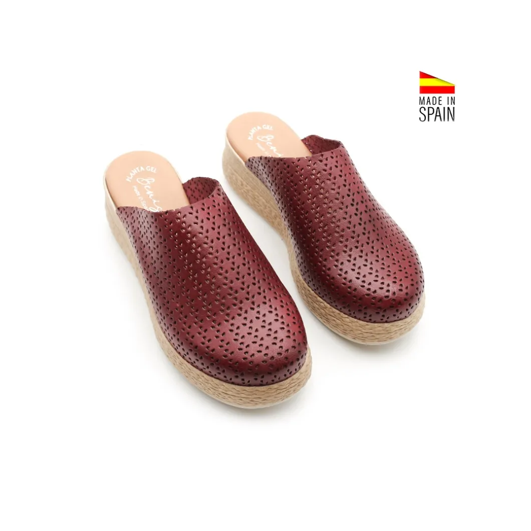 Zueco Bali burdeos piel calada