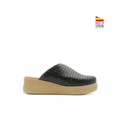 Zueco Bali negro piel calada