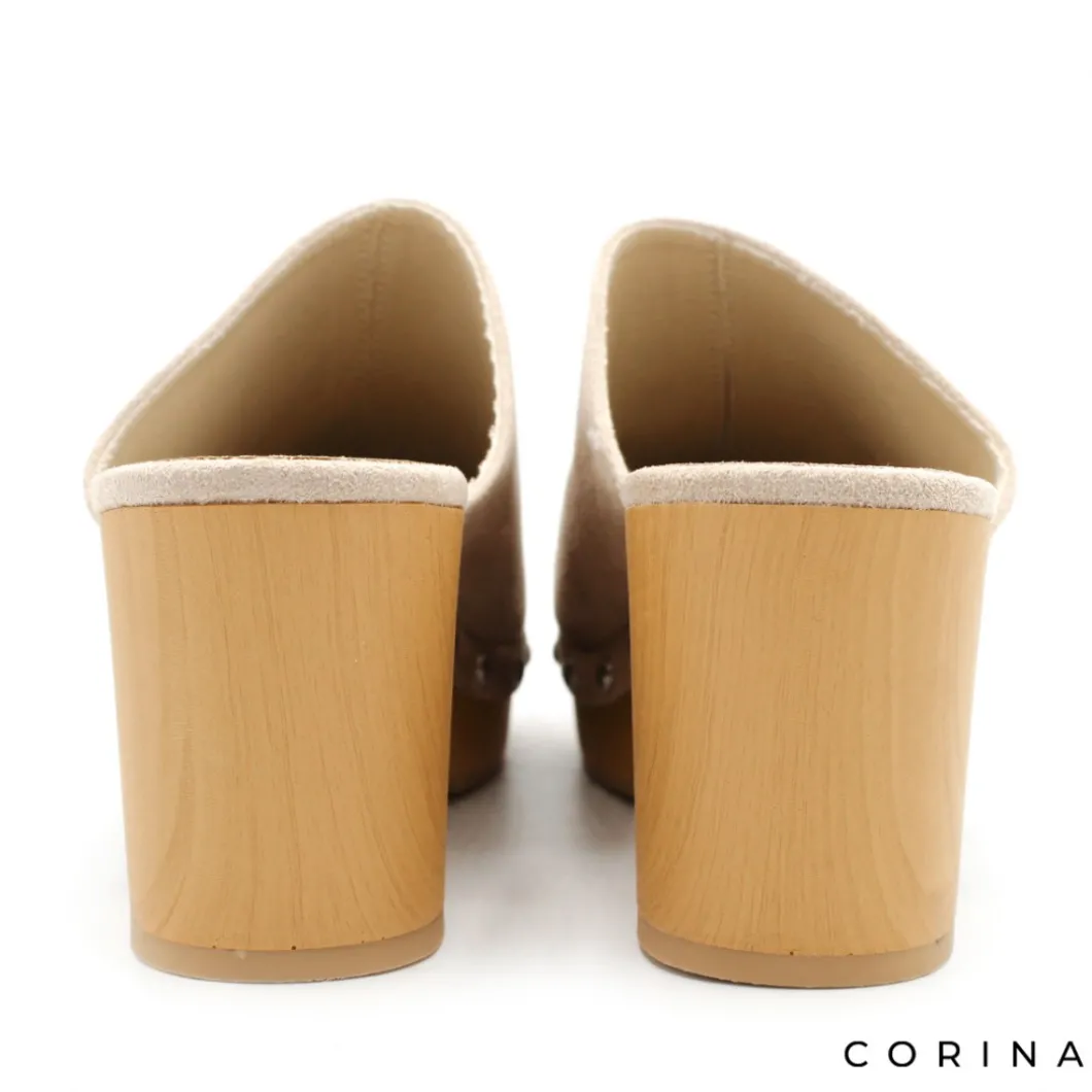 Zueco madera tachas beige