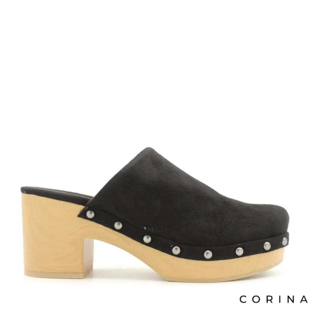 Zueco madera tachas negro