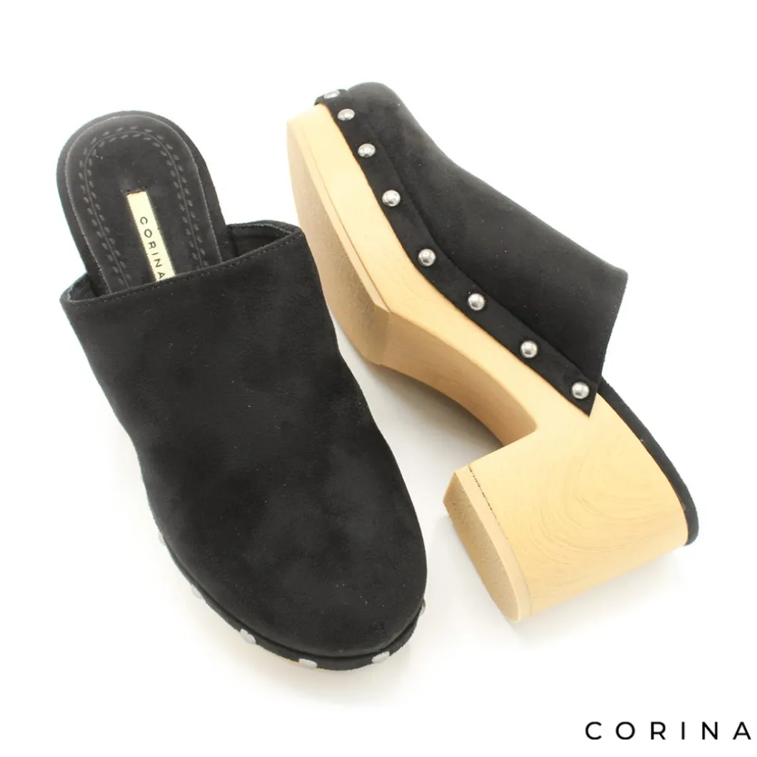 Zueco madera tachas negro