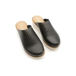Zueco negro casual de piel
